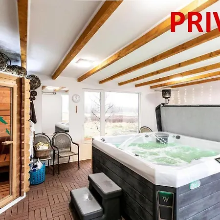 ゲストハウス Kaktusz ヘーヴィーズ